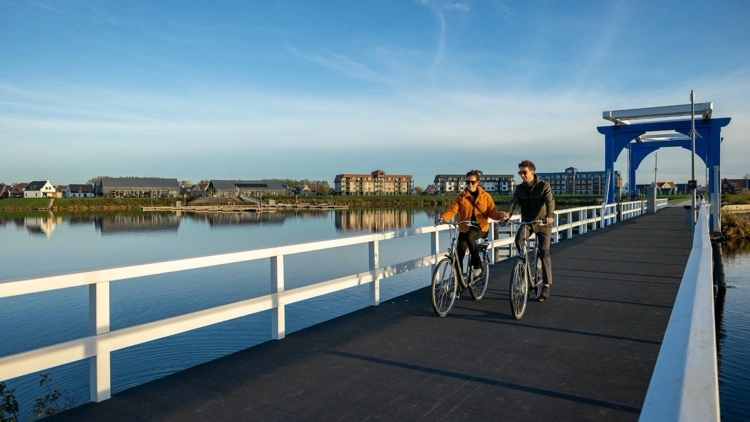 Bicycle paths in holiday park Maasresidence Thorn