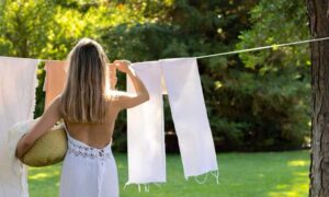 Read more about the article Customize your fashion: learn to dye clothes with ease