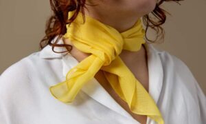 Read more about the article How to put a scarf around your neck: the best methods