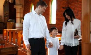 Read more about the article How to dress for a communion: ideas for an impeccable style