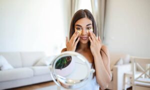 Read more about the article How to apply eye contour and be even more beautiful