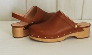 Read more about the article The complete guide to choosing and buying your new wooden clogs